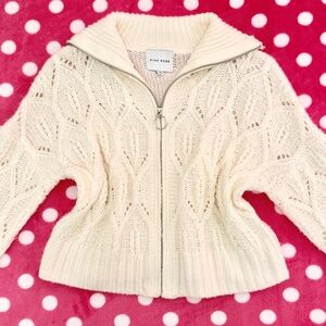 Cream crochet zip up sweater 🍨